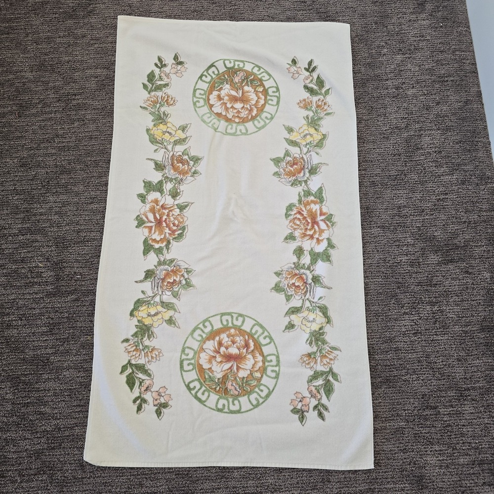 Vtg 70s JP Stevens Utica Fine Arts Bath Towel Floral Flowers 24x44‎
